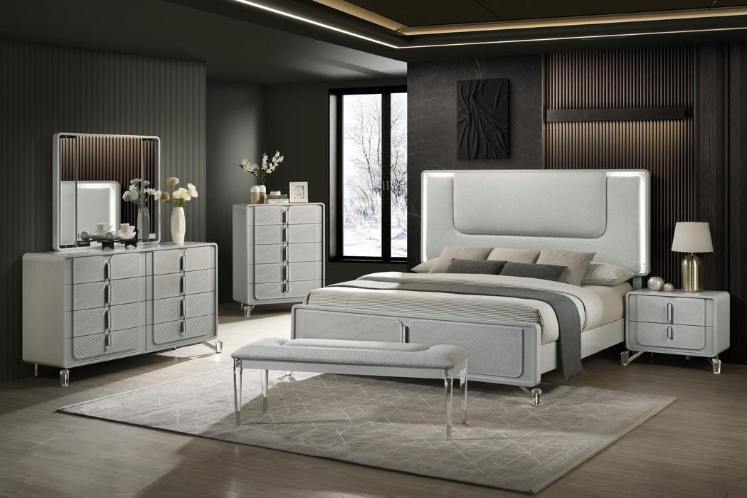 B023 - Bed - alternate view 3