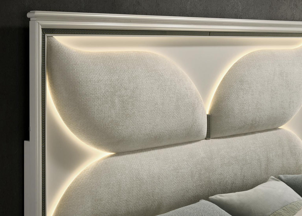 B029 - Bed - alternate view 3