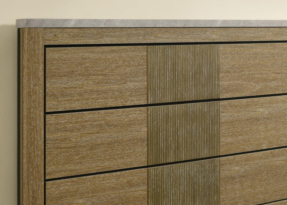 B406 - Bed - alternate view 2