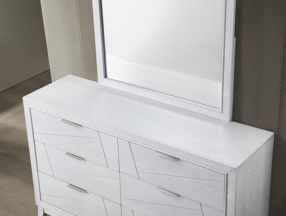 B242 - Dresser - Antique White - alternate view 3