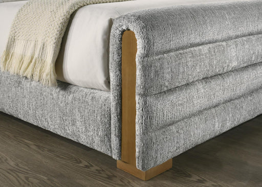B570 - Bed - alternate view 2