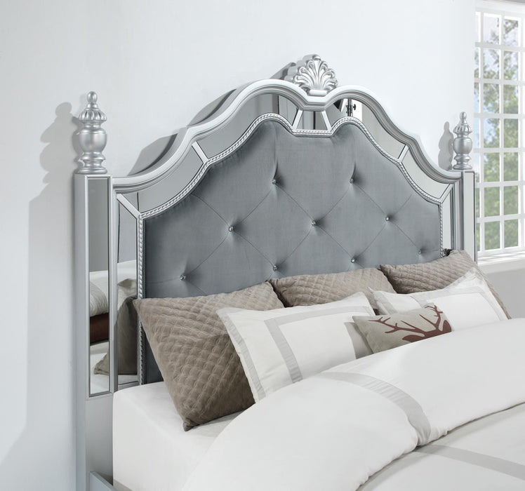 B092 - Bed - alternate view 3