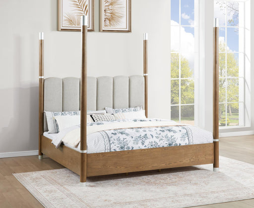 B095 - Canopy Bed