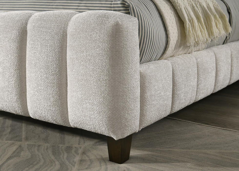 B572 - Upholstered Bed - alternate view 3