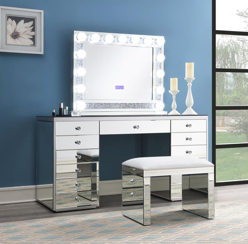 G-317 - Glamour Vanity + Stool (No Mirror) - Pearl Silver