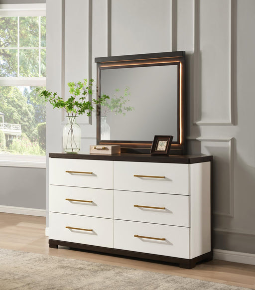 B126 - Dresser - White