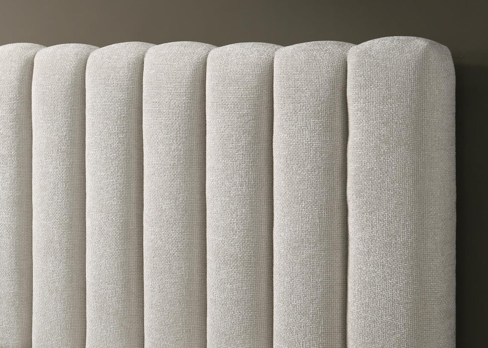 B572 - Upholstered Bed - alternate view 4