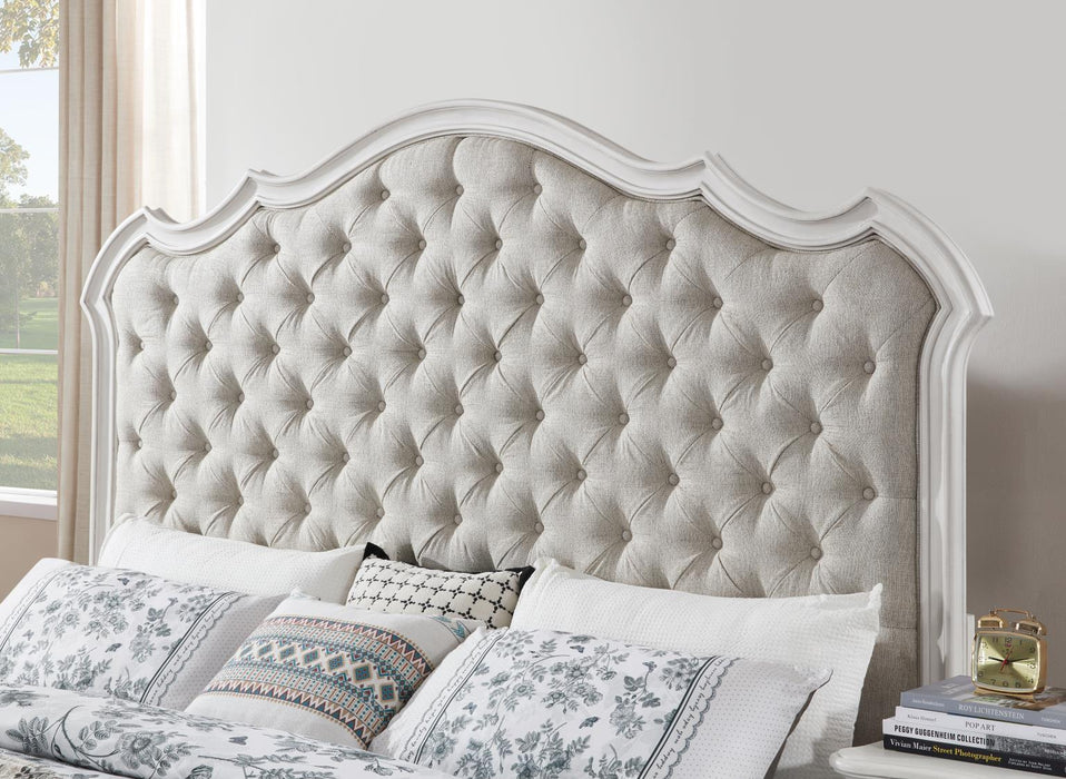 B072 - Bed - alternate view 3