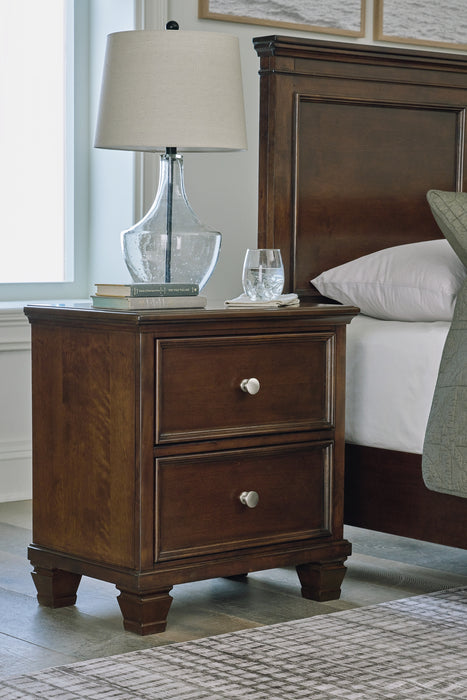 Danabrin California King Panel Bed with Mirrored Dresser and Nightstand - Raleigh Outlet