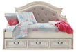 Realyn Twin Day Bed - alternate view 3