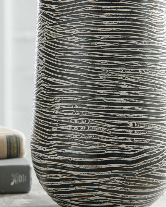 Fynn Vase - alternate view 3