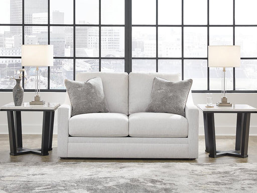Maitelynn Loveseat