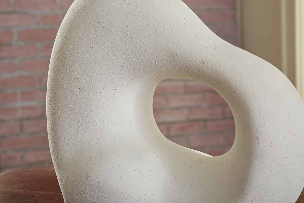 Arthrow Sculpture - alternate view 4