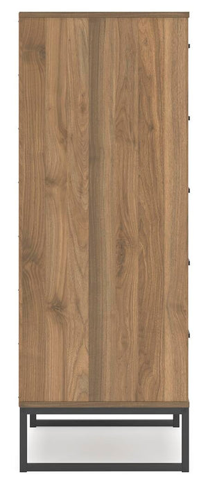 Deanlow Five Drawer Chest - alternate view 9