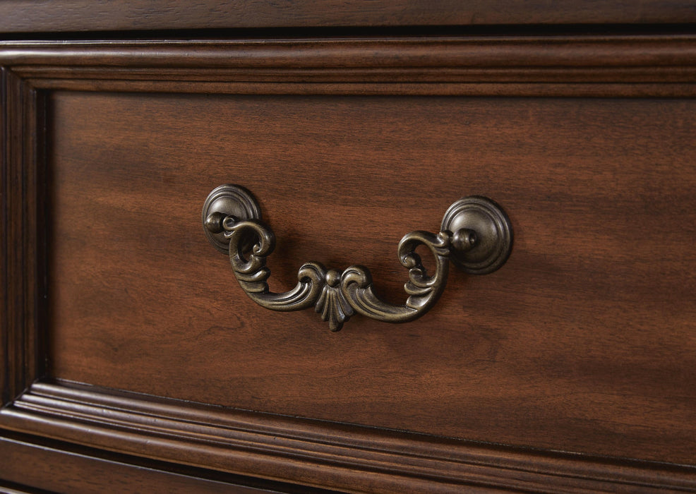 Lavinton Three Drawer Night Stand - alternate view 8