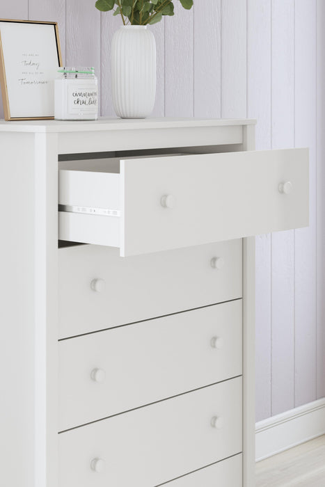 Hallityn Five Drawer Chest - alternate view 8