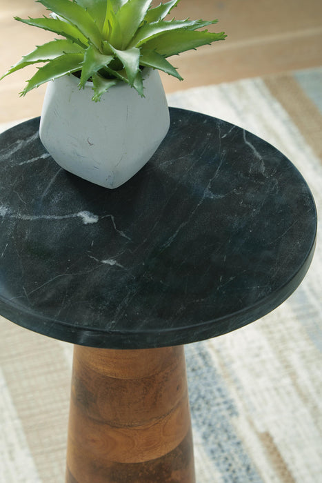 Quinndon Accent Table - alternate view 4