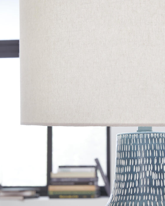Schylarmont Metal Table Lamp (1/CN) - alternate view 3