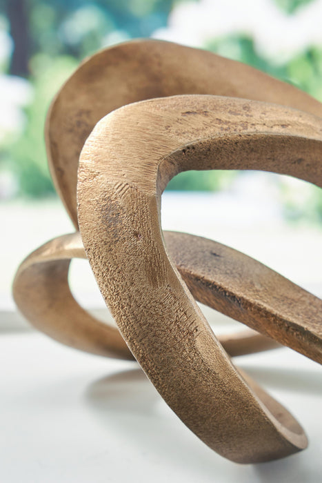 Dunnruck Sculpture - alternate view 3