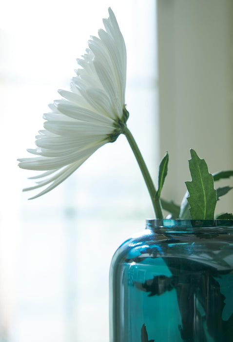 Inisland Vase - alternate view 3