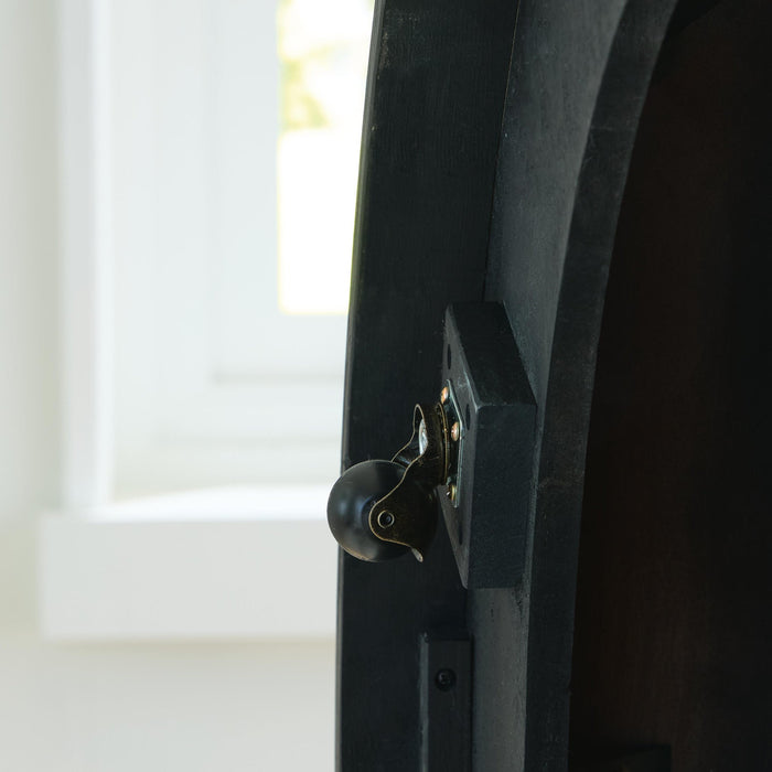 Grayman Round Cocktail Table - alternate view 5