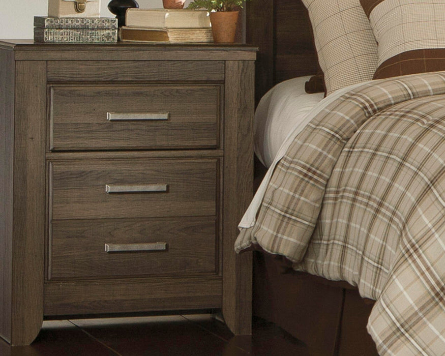 Juararo King Poster Bed with Mirrored Dresser, Chest and Nightstand - alternate view 4
