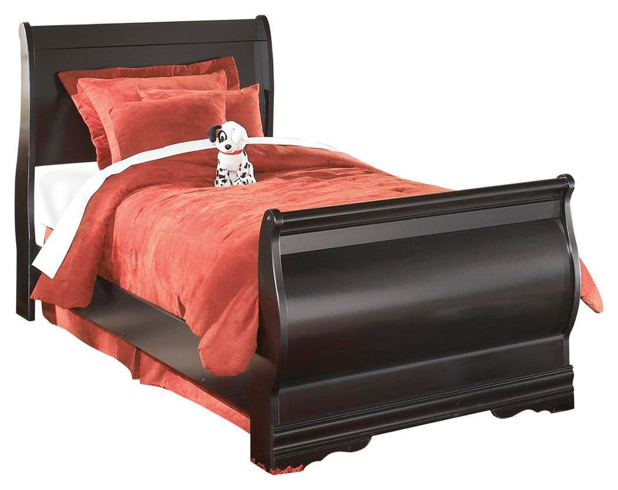 Huey Vineyard Full Sleigh Bed with Mirrored Dresser - alternate view 3