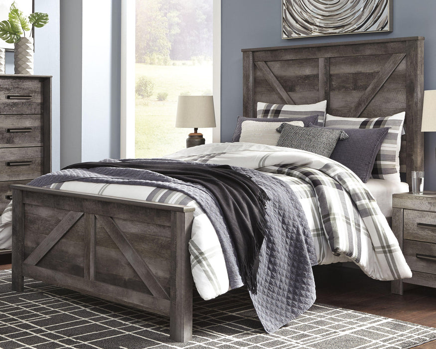 Wynnlow Queen Crossbuck Panel Bed with Mirrored Dresser, Chest and Nightstand - alternate view 12
