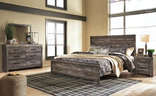 Wynnlow King Panel Bed with Mirrored Dresser - alternate view 2