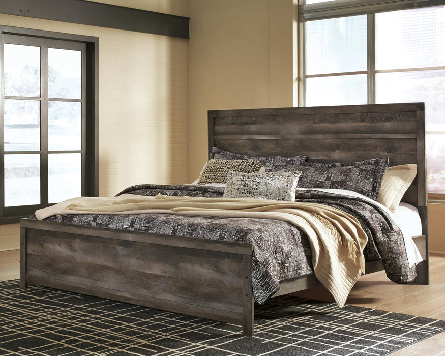 Wynnlow King Panel Bed with Mirrored Dresser, Chest and Nightstand - alternate view 9