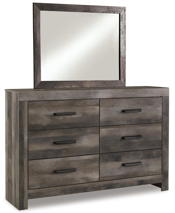 Wynnlow King Poster Bed with Mirrored Dresser - alternate view 3