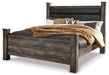 Wynnlow King Poster Bed with Mirrored Dresser - alternate view 4