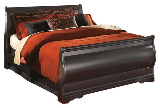 Huey Vineyard Queen Sleigh Bed with Mirrored Dresser and Nightstand - alternate view 2