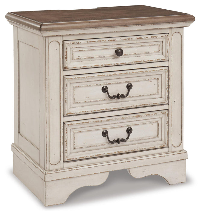Realyn King Upholstered Panel Bed with Mirrored Dresser and Nightstand - alternate view 4