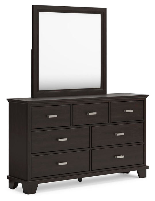 Covetown Queen Panel Bed, Dresser, Mirror, Chest and Nightstand - alternate view 4