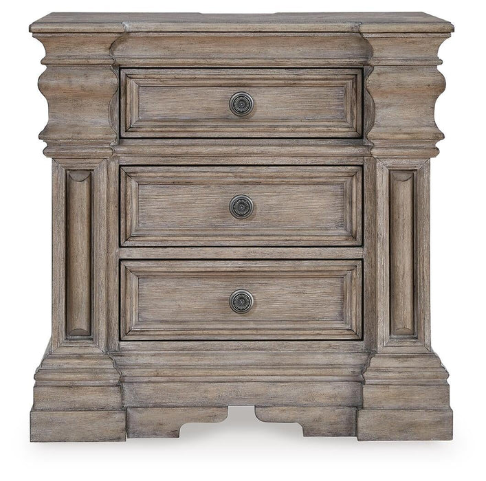 Blairhurst Queen Panel Bed, Dresser, Mirror, Chest and Nightstand - alternate view 11