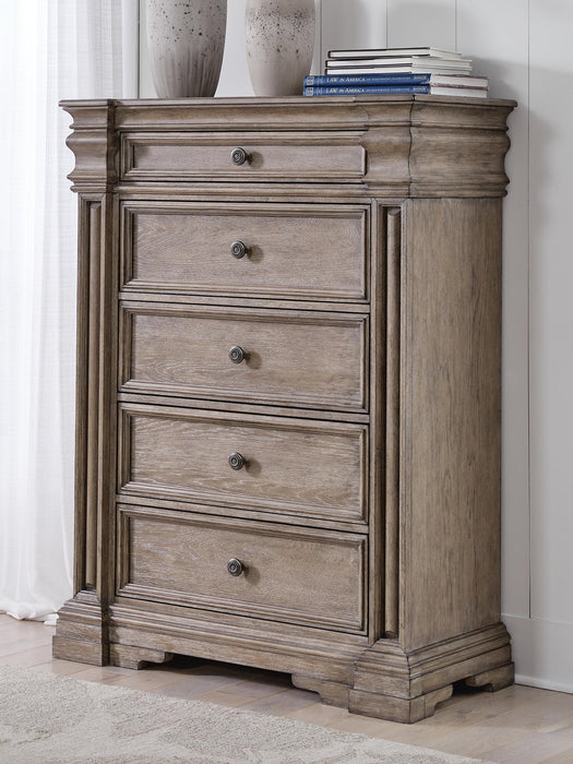 Blairhurst Queen Panel Bed, Dresser, Mirror, Chest and Nightstand - alternate view 16