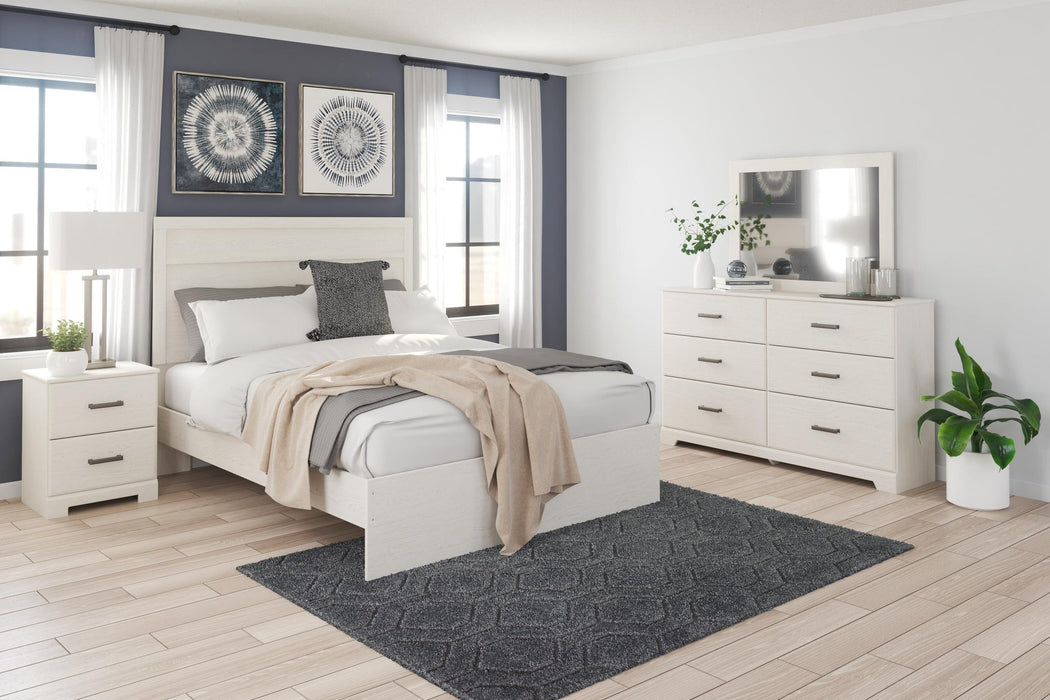 Stelsie Queen Panel Bed with Mirrored Dresser and Nightstand - alternate view 2