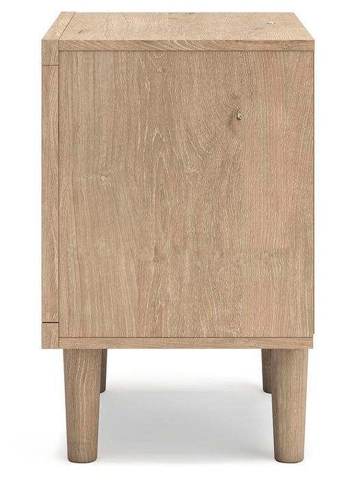 Cielden King Panel Bed with Mirrored Dresser, Chest and Nightstand - alternate view 36