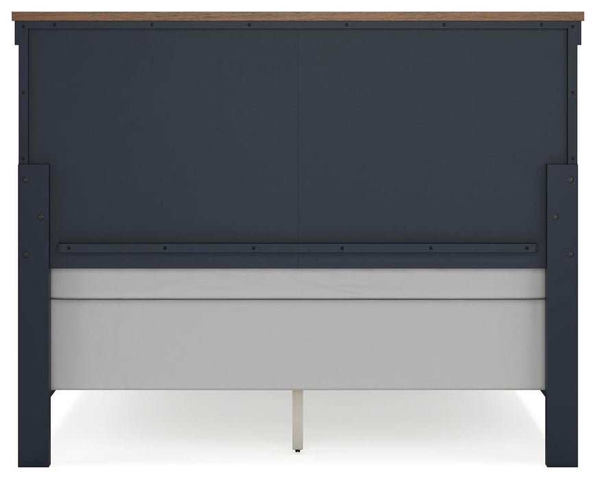 Landocken Queen Panel Bed, Dresser, Mirror, Chest and Nightstand - alternate view 9