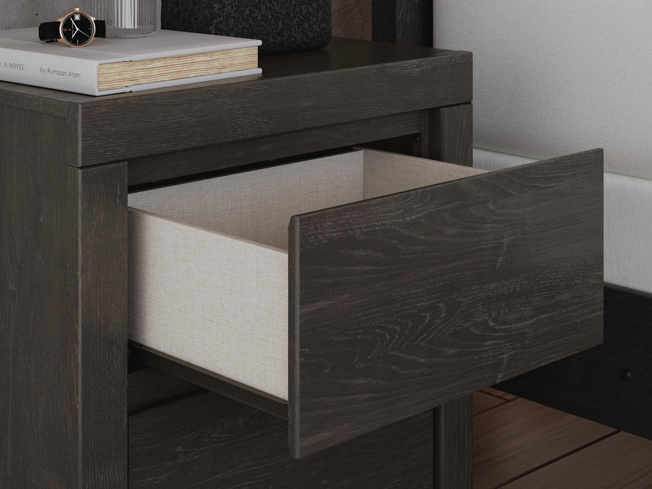 Parlayon Queen Panel Bed, Dresser, Mirror, Chest and Nightstand - alternate view 30