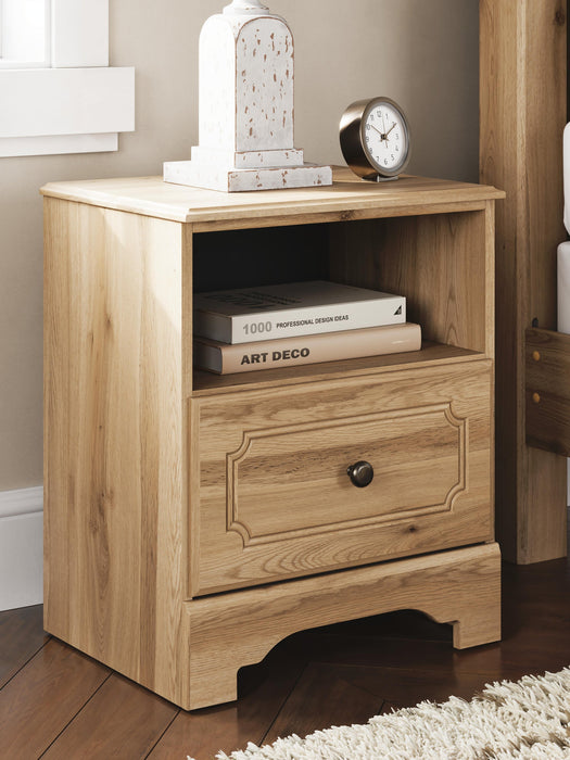 Galletyn Full Panel Bed with Mirrored Dresser and Nightstand - alternate view 21