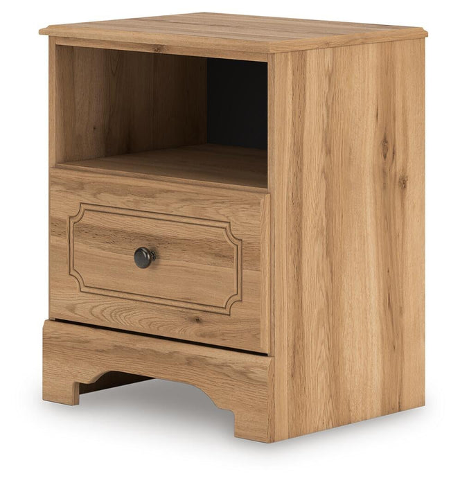 Galletyn King Panel Bed with Mirrored Dresser and Nightstand - alternate view 16
