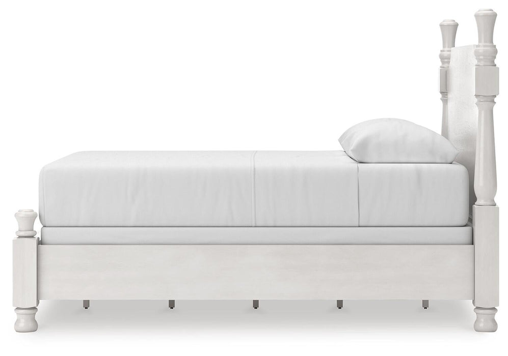 Chadworth Queen Poster Bed, Dresser and Mirror - alternate view 13