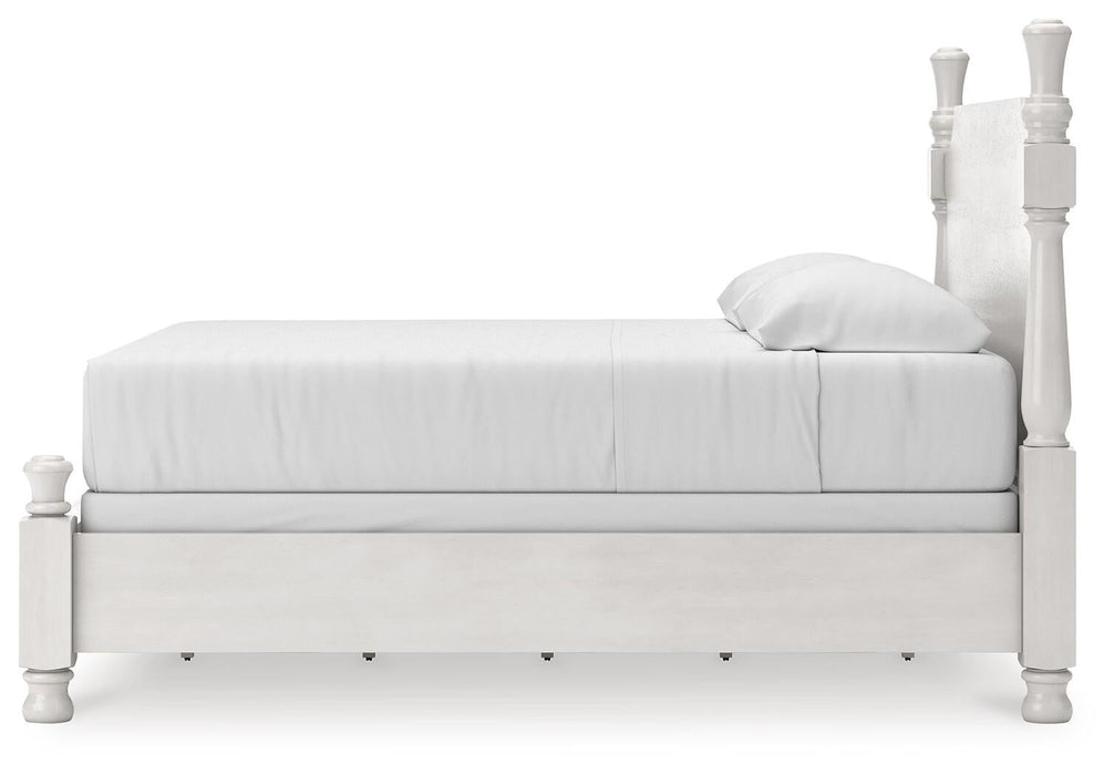 Chadworth King Poster Bed, Dresser and Mirror - alternate view 13