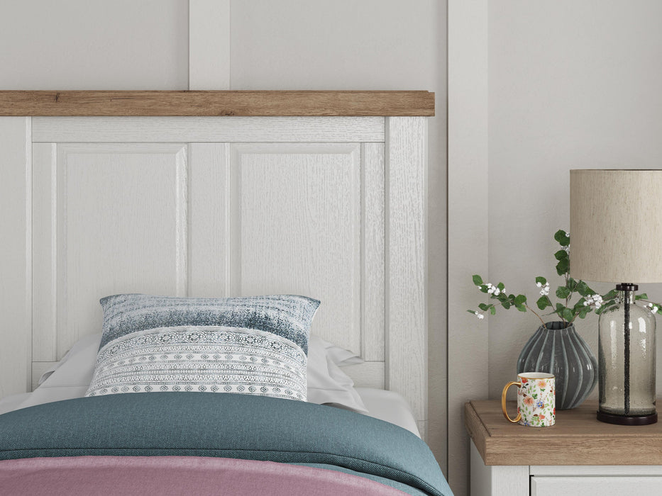 Savonport Twin Panel Bed. Dresser, Mirror and Nightstand - alternate view 7